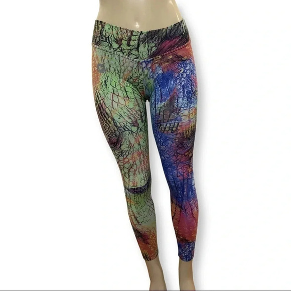 SporttK multi color crop activewear pants & sport bra Made in Colombia Preowned - Picture 4 of 7